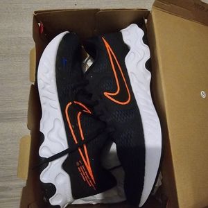 Nike men's running shoes